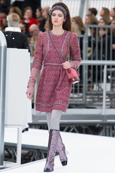 Look 49